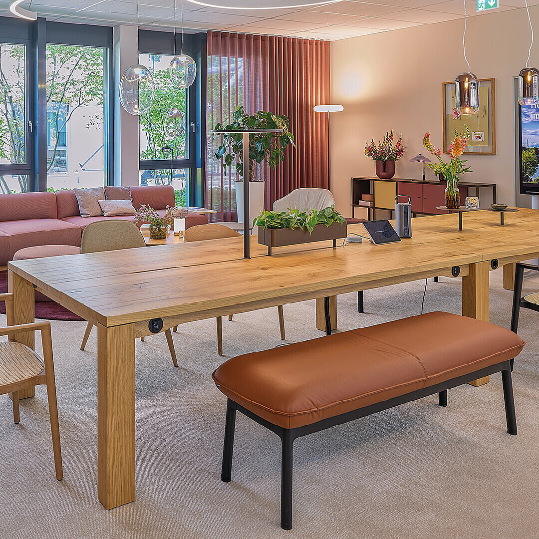 se:cafe team table in the Sedus Showroom Munich