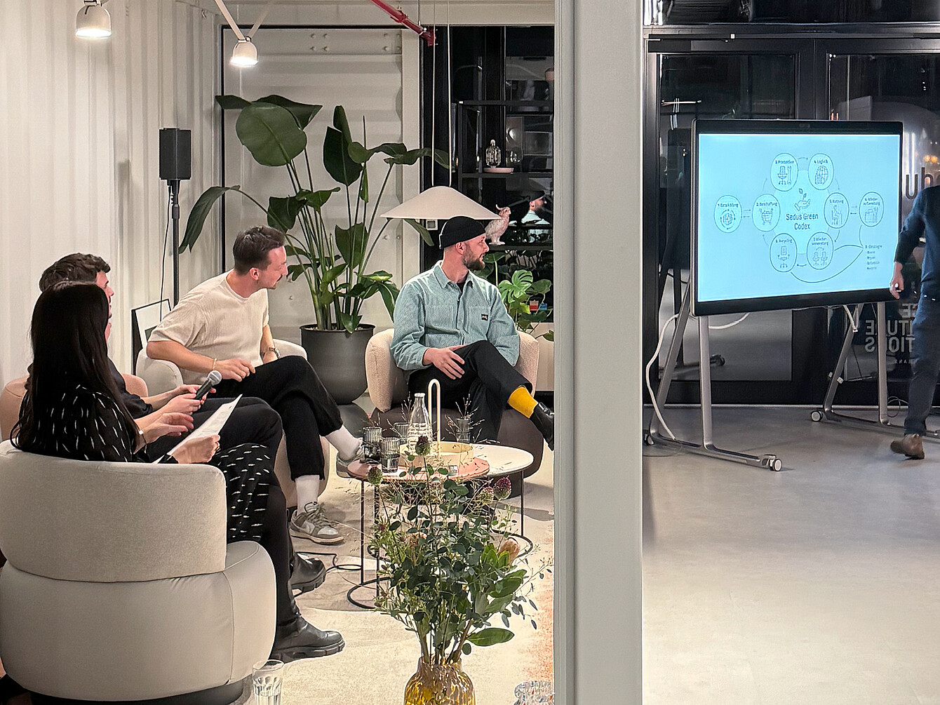 Container as a stage at HUB west