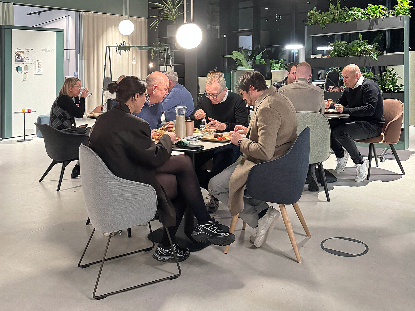 Visitors exchange views on the topic of the evening