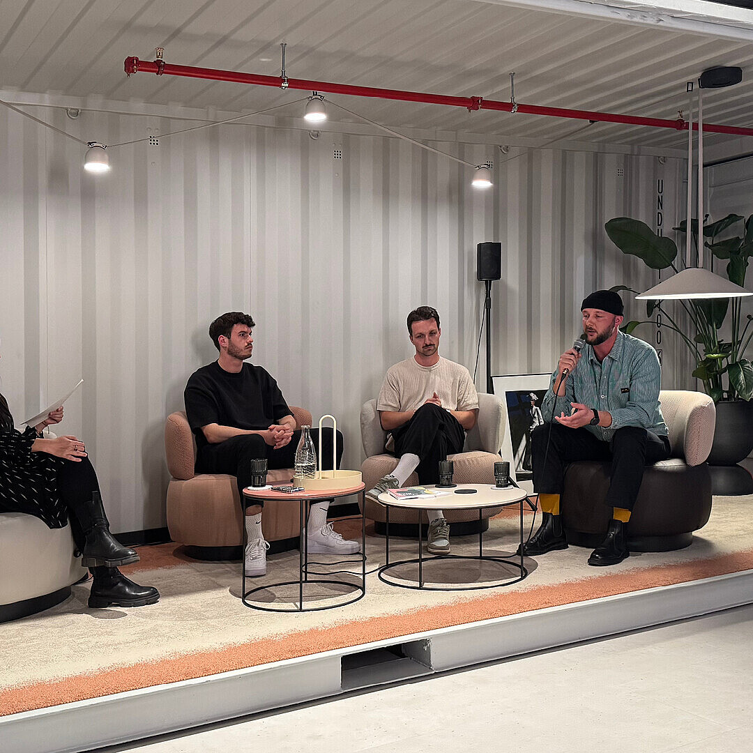 Four Sedus employees hold a panel discussion in Düsseldorf