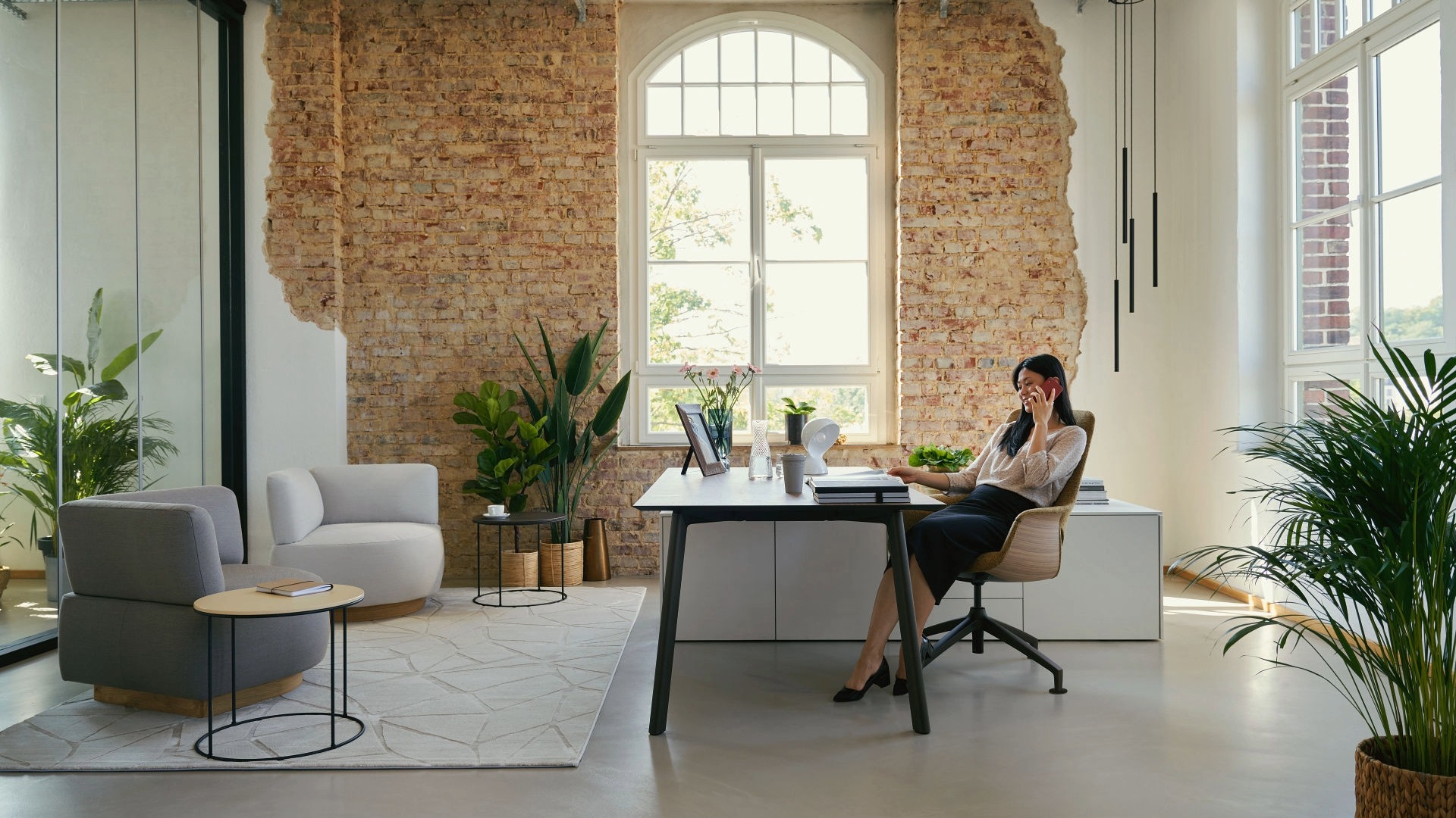 Hybrid working: the advantages of working from home vs. working in the office