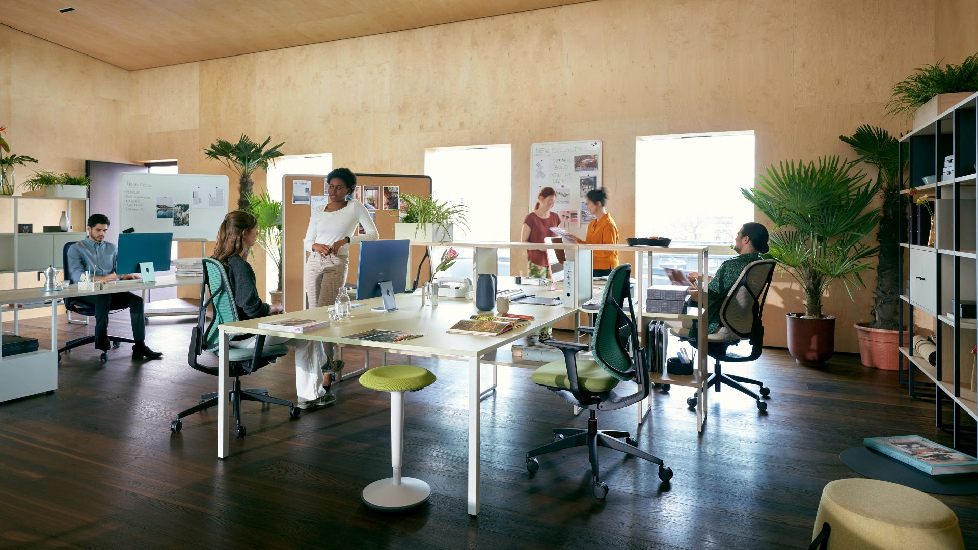 More movement in the workplace: Why active breaks and dynamic sitting are so important in the office