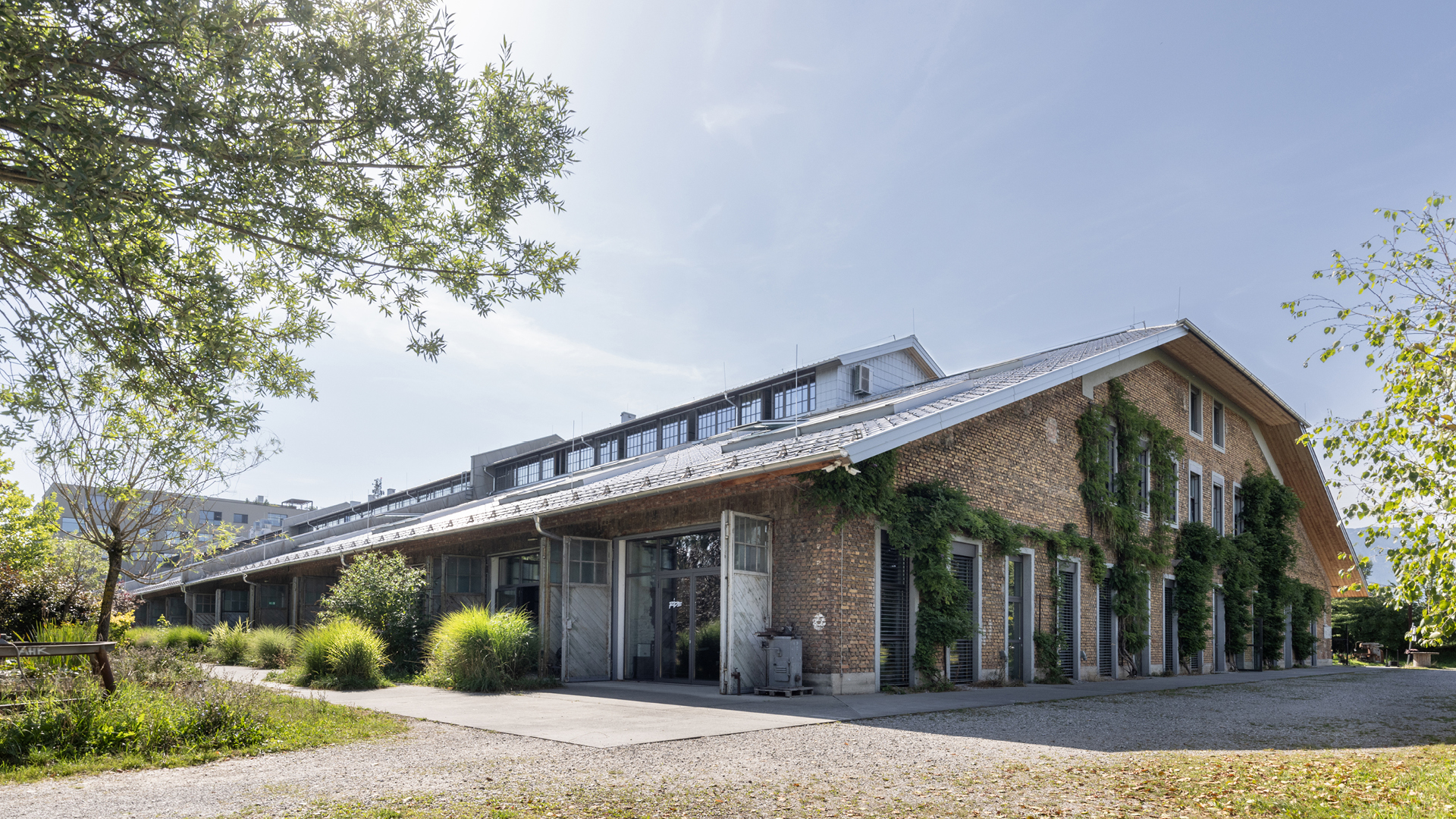 bluebird.space – Ein Ort im Wandel der Zeit