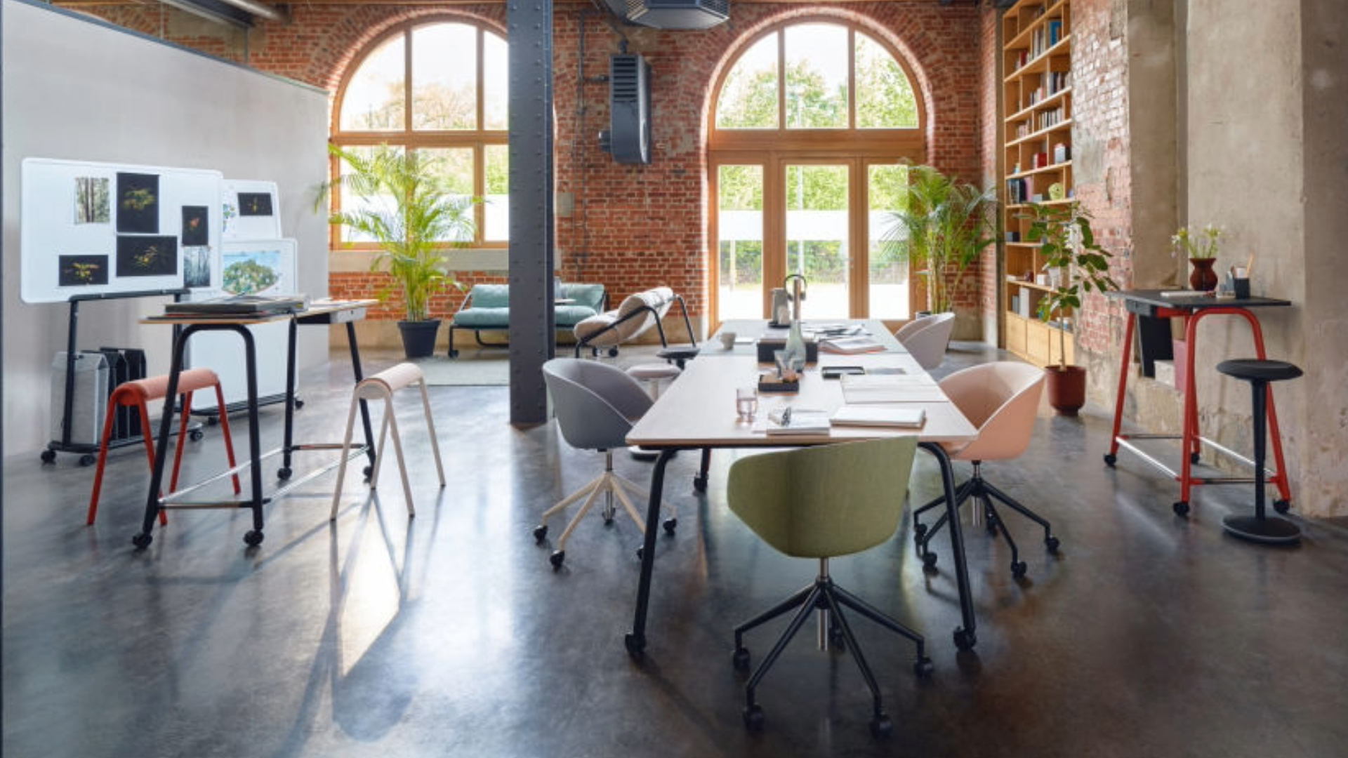 Flexible Office Furniture: Modular and Multifunctional Concepts for Modern Work Environments