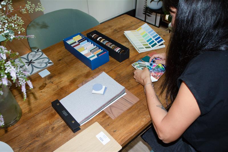 El papel de los colores, la luz y las experiencias sensoriales en el diseño de interiores – Una conversación con Carlotta Berta